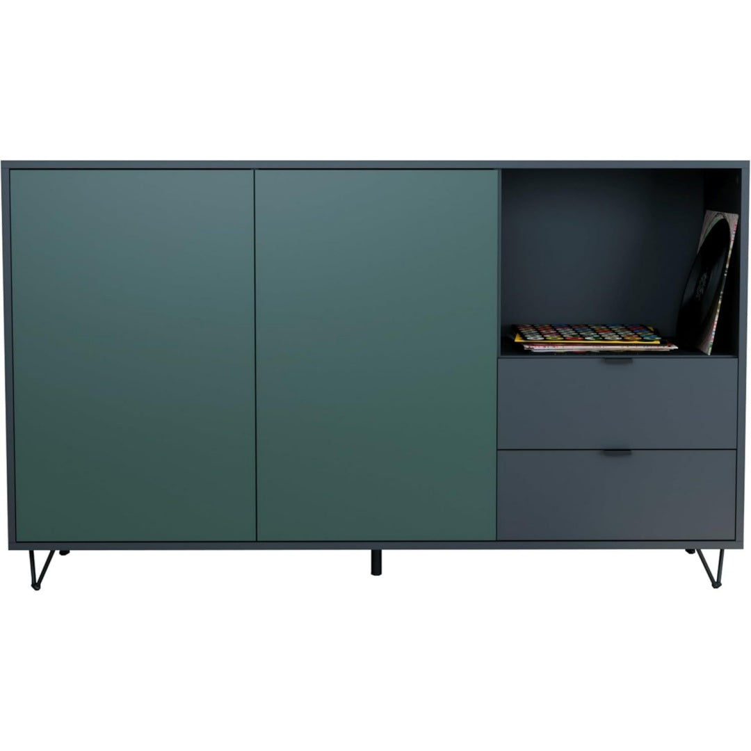 2 Tueren treffen auf matte Oberflaechen an dem Sideboard
