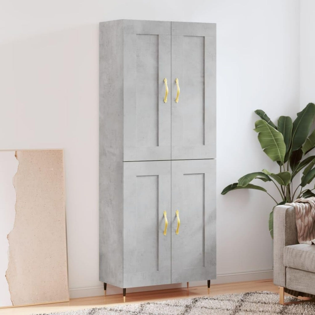 Der Hochschrank misst 69.5 x 34 x 180 cm in Betongrau mit den Massen 69.5 x 34 x 180 cm