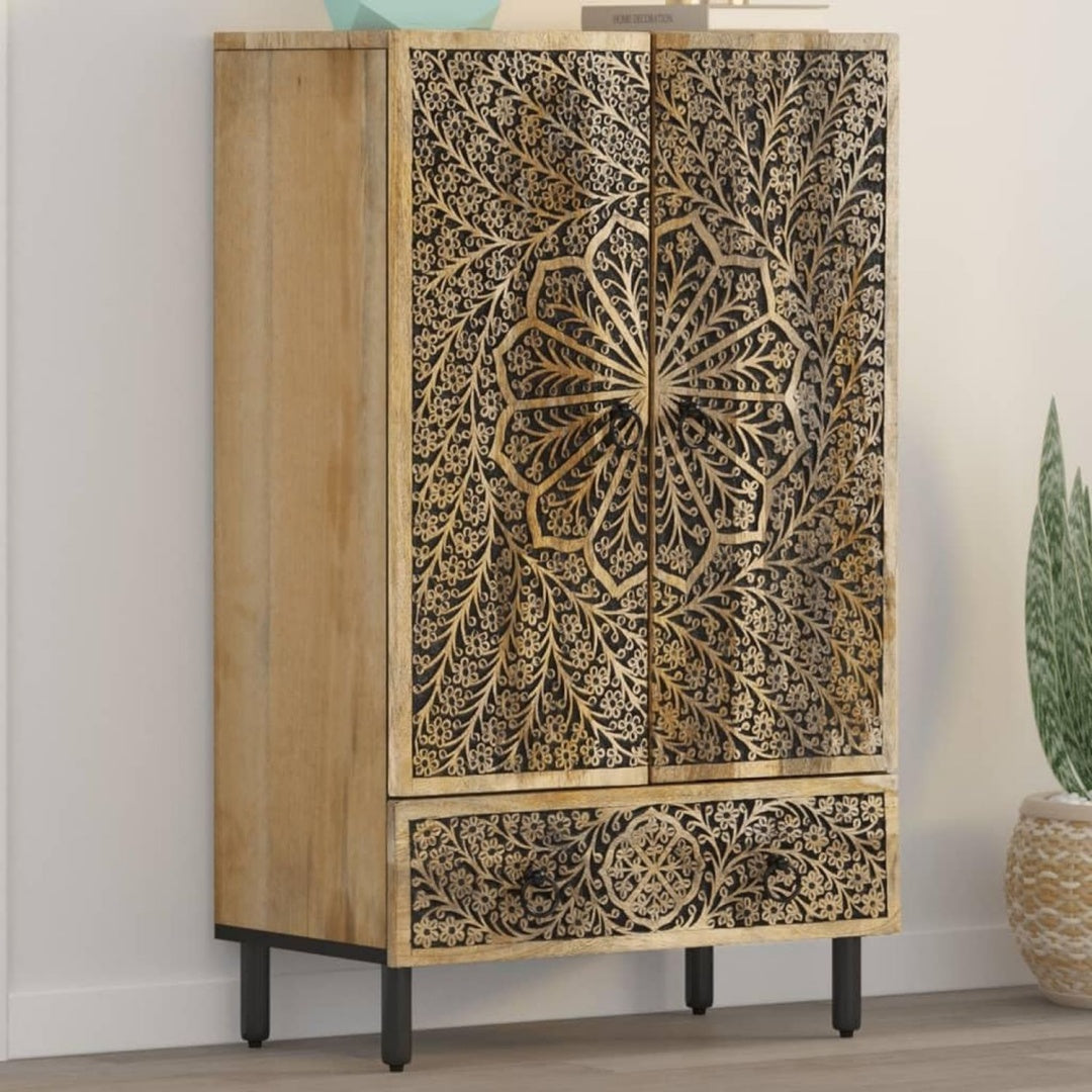 Das Sideboard nimmt mit 60 x 33 x 100 cm Gestalt an